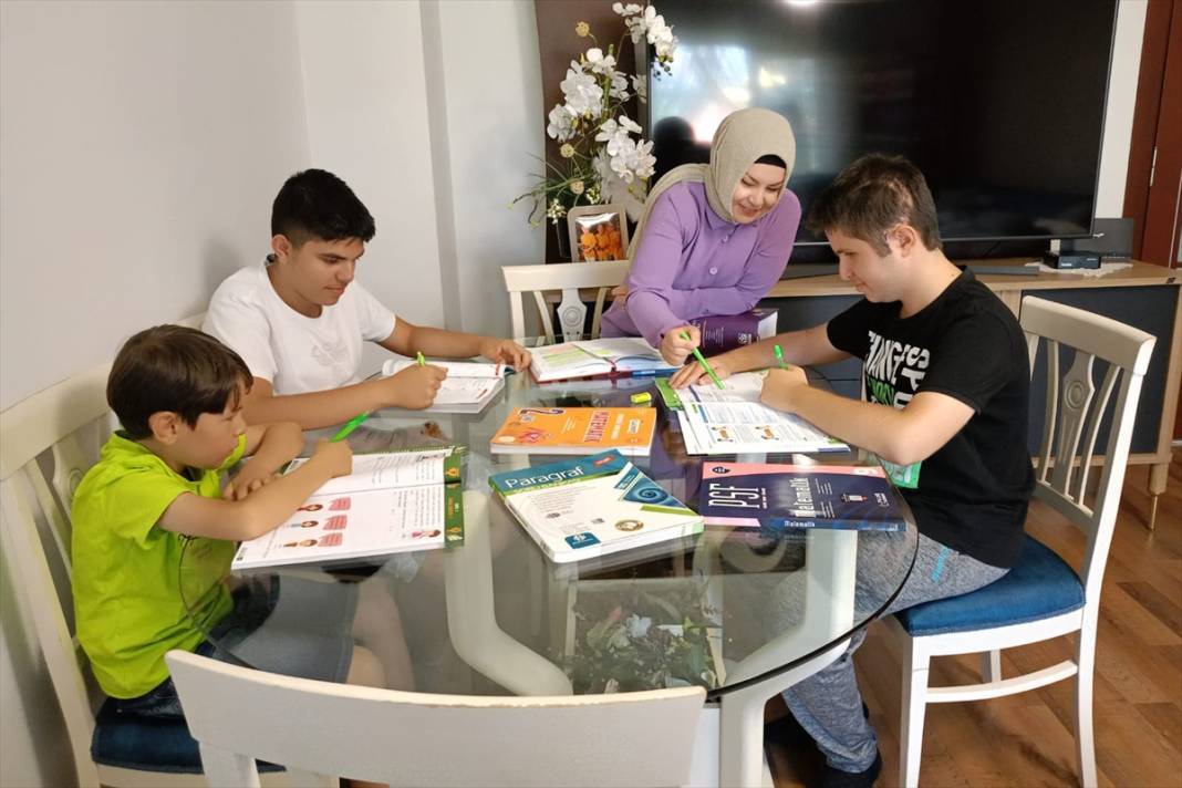 Konya’da avukatları beğenmeyip hukuk bitiren anne Türkiye’de gündem oldu 8